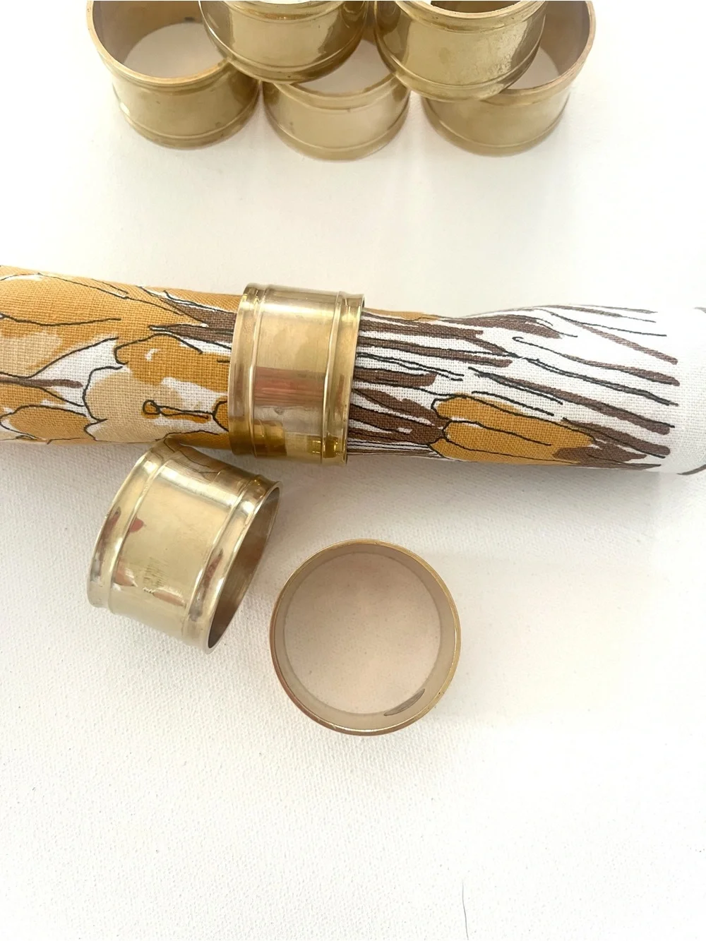 Vintage Set of 8 Brass Napkin Rings Classic Design Made in India